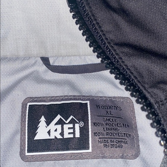 REI Windbreaker - Picture 2 of 4